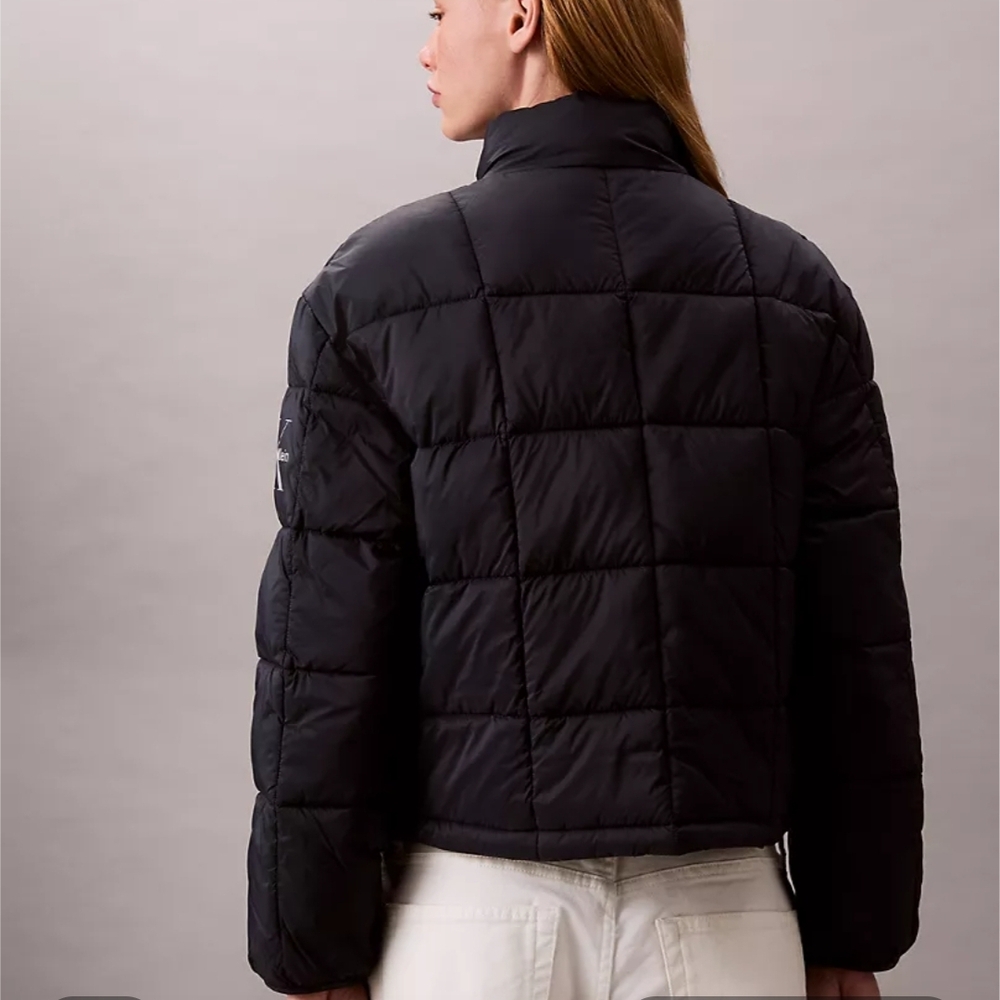 Women's Lightweight Puffer Jacket - Picture 3 of 6